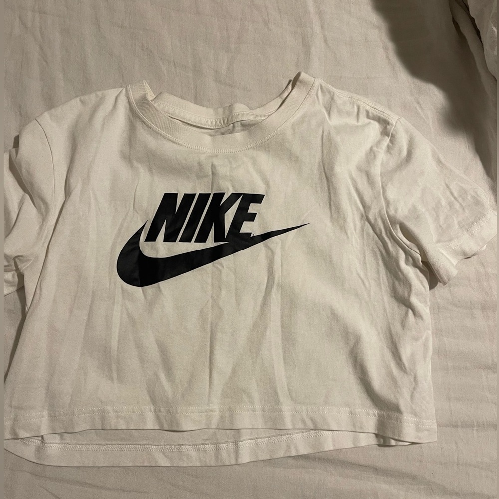 Nike Women’s crop White Tee with Black Logo - XS